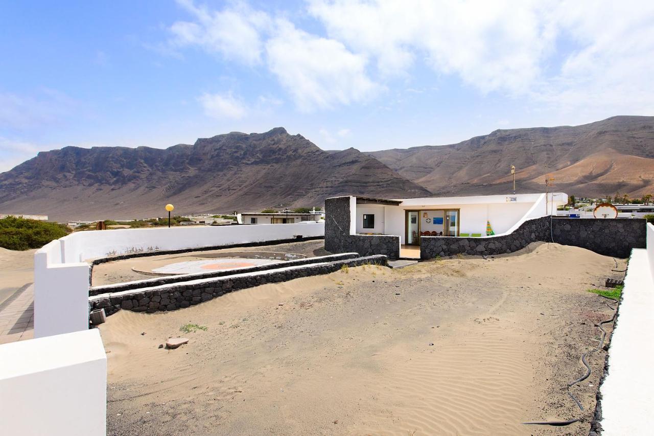 Famara Beach House Exterior photo